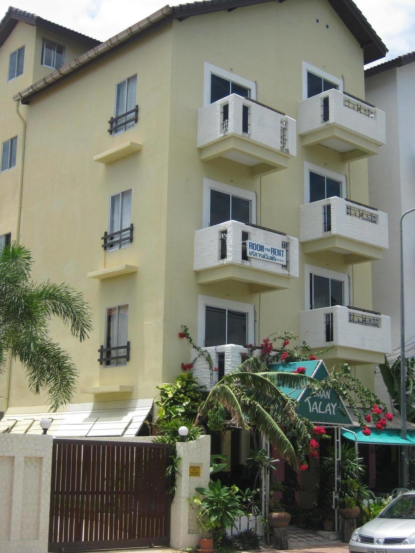 Baan Talay Hotel Pattaya Bagian luar foto