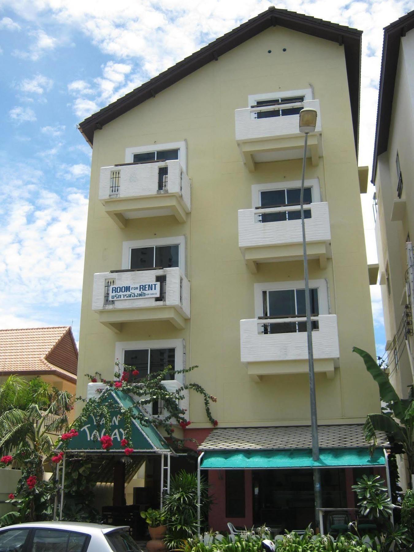 Baan Talay Hotel Pattaya Bagian luar foto